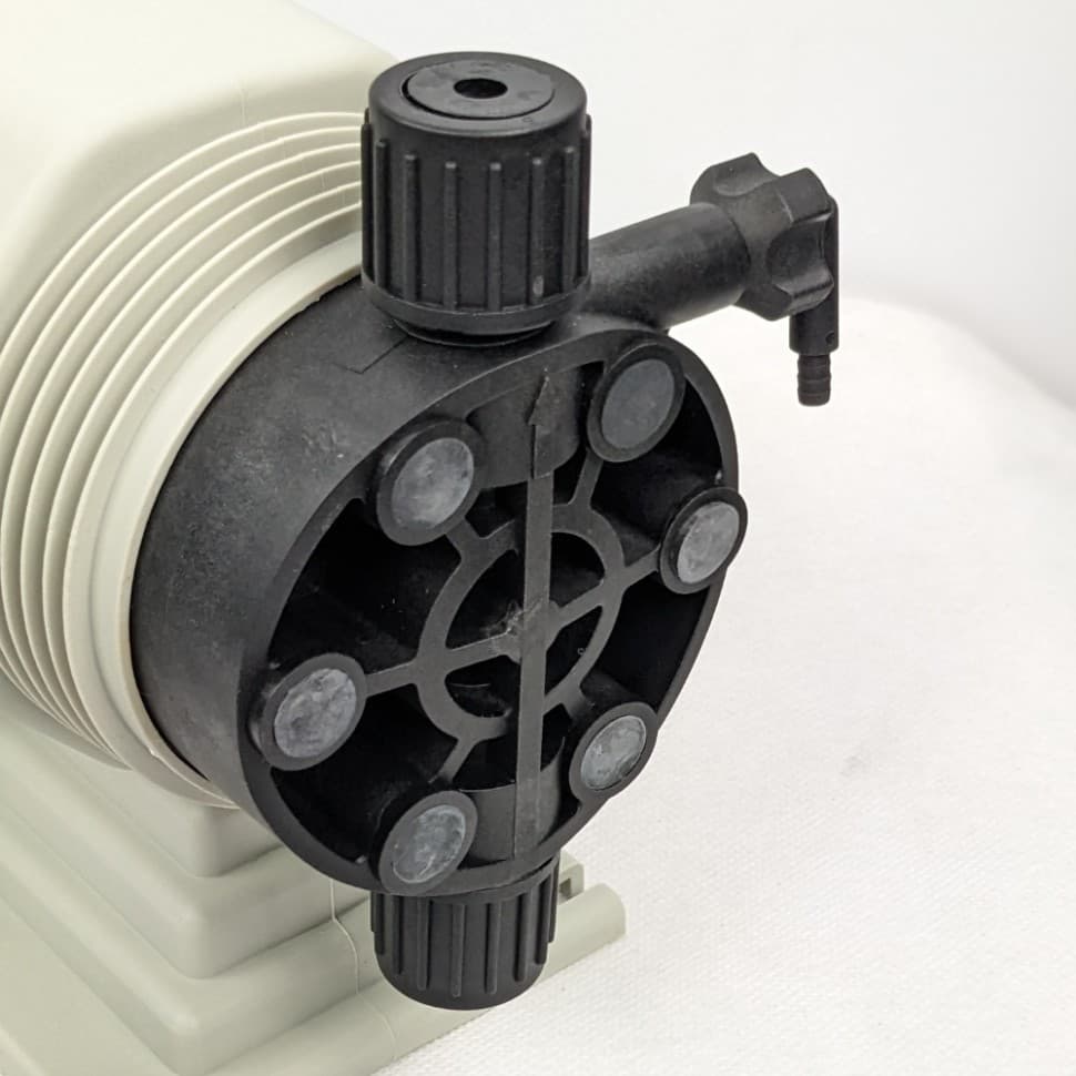 Мембранный дозирующий насос NewDose DP-06-05-LM, 6 л/ч, 140 впрысков — фото 4