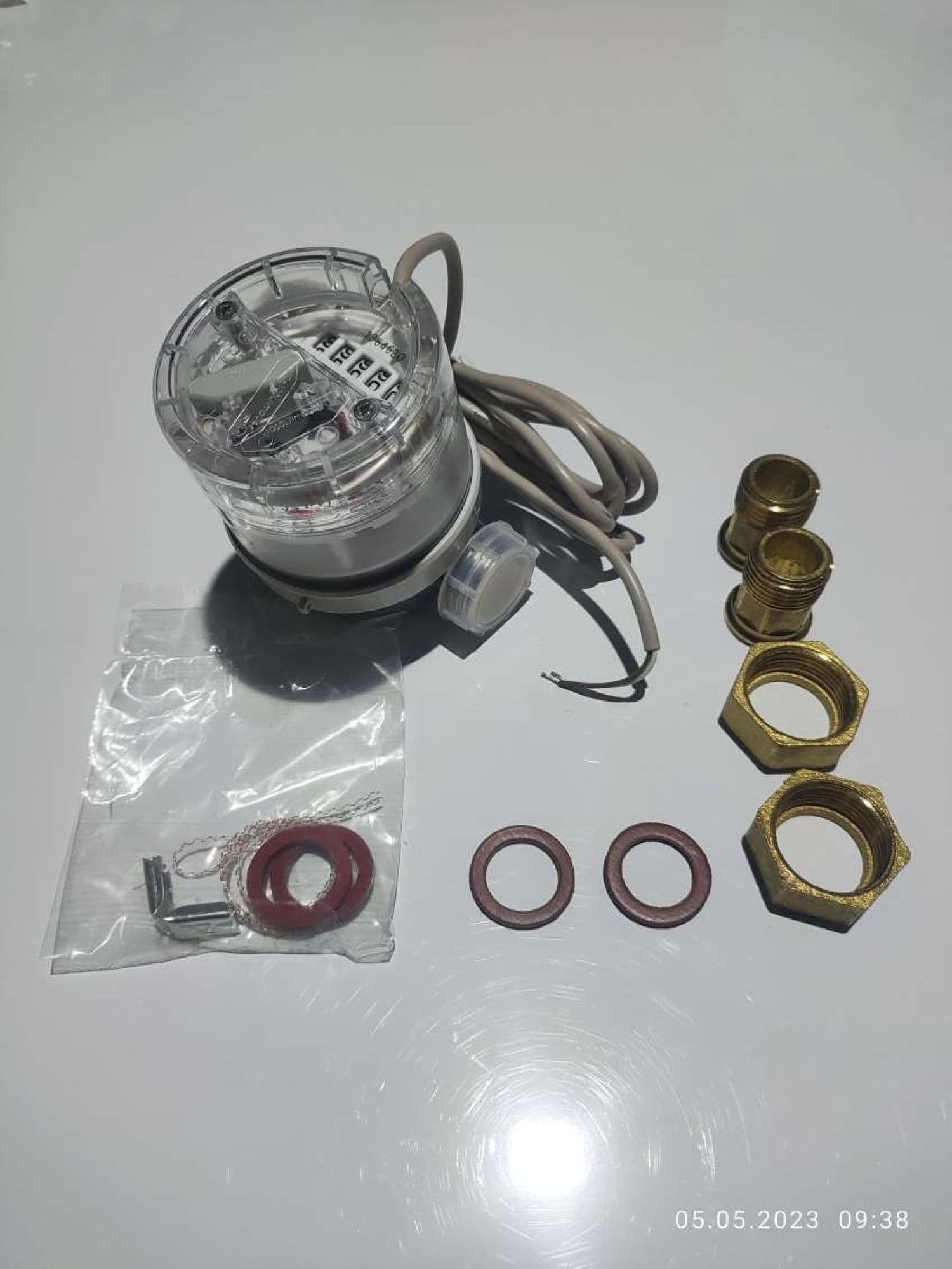 Водосчетчик ZENNER DN15 с имп. выходом (1л/имп) в сборе